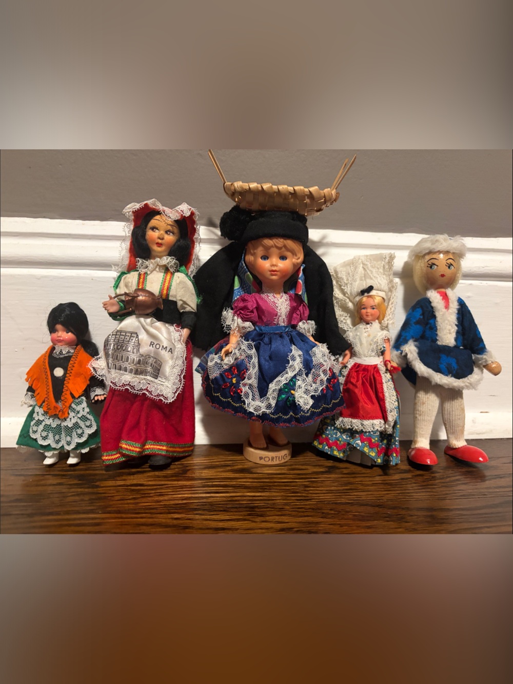 5 Vintage miniature dolls of the world Americana Folk Travel